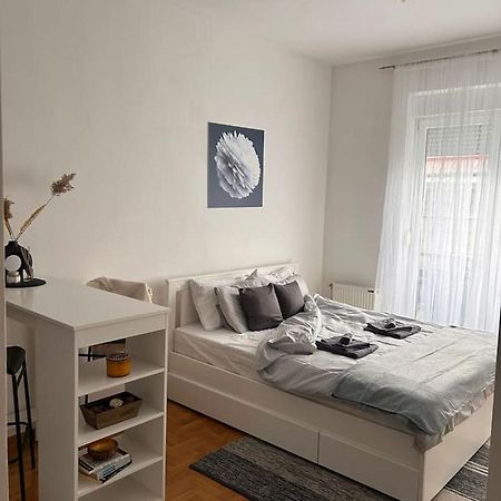 S11 Lejlighed Novi Sad Eksteriør billede